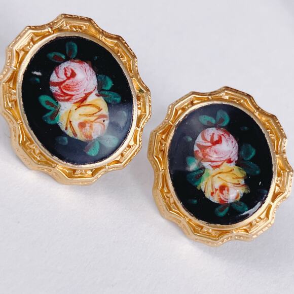VTG 1950s Reverse Painted Glass Floral Screw Back Earrings Gold Tone - Picture 5 of 9